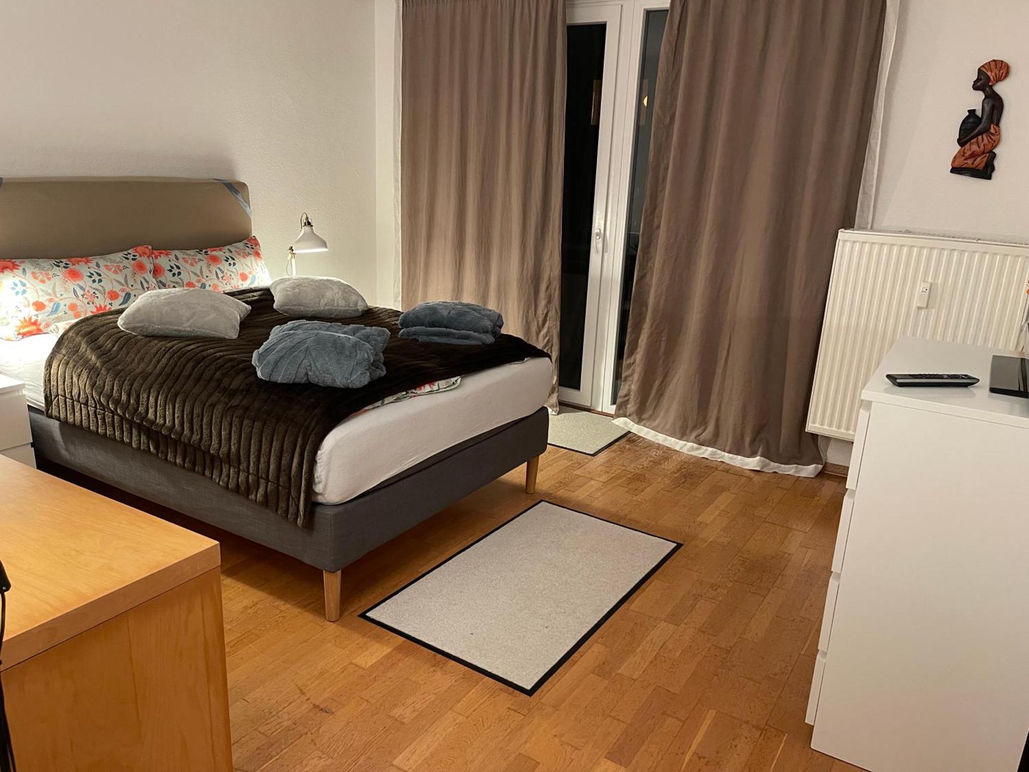 Zwischen Bluecherplatz Und Forstbaumschule 1 Oder 2 Apartment